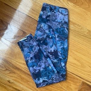 LuluLemon Jet Crop in Blue/Purple Size 8 Pockets